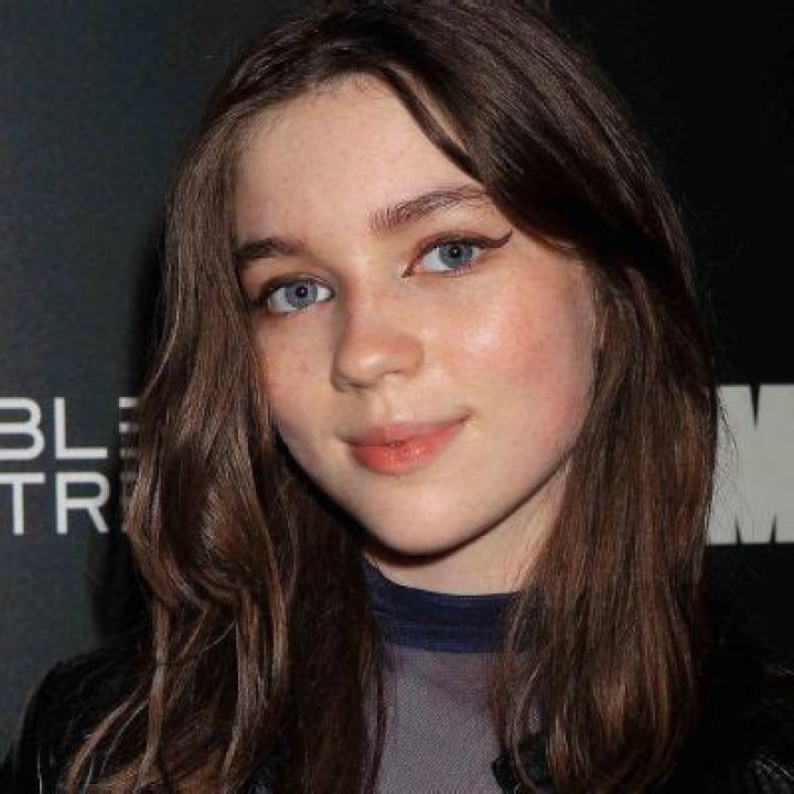 Alexa Swinton- Age, Height, Net Worth, Parents, Wiki