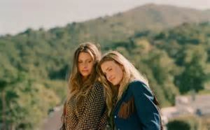 Aly & AJ release their first track of 2021, 'Listen!!!'