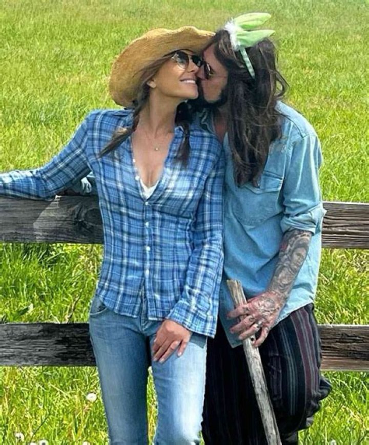 Billy Ray Cyrus’s Wife: Who is Billy Ray Cyrus Dating?