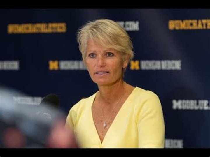 Bonnie Tholl Net Worth, Age, Height, Bio, Birthday, Wiki!