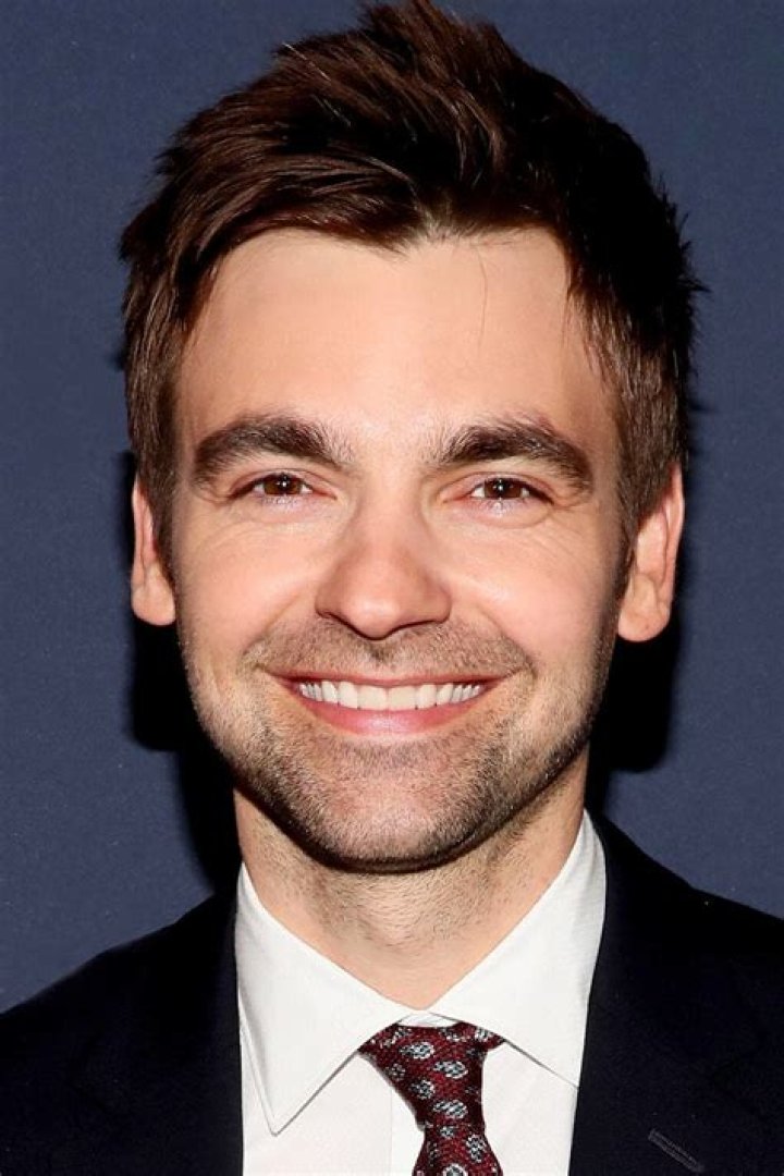 Drew Tarver - Net Worth, Age, Height, Birthday, Bio, Wiki!