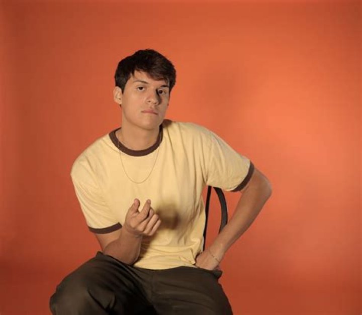 EP Review: Omar Apollo - Friends - EP Review: Omar Apollo