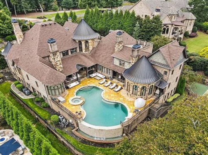 Ex-Real Housewives of Atlanta star Kim Zolciak & Kroy Biermann seek injunction to block foreclosure on Georgia mansion