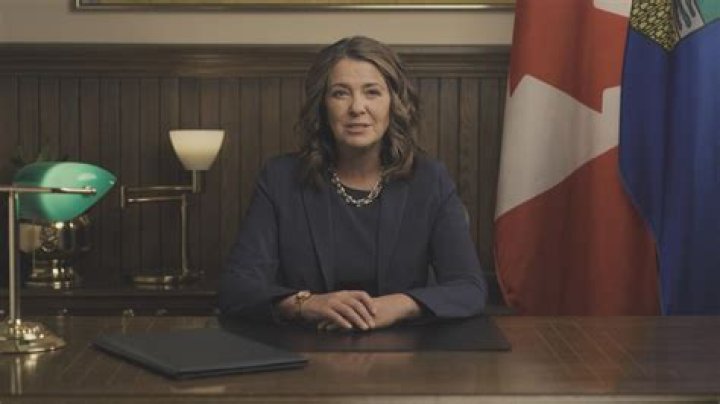 EXCLUSIVE: 8 Things You Should Know About The Drop The Mic Cast