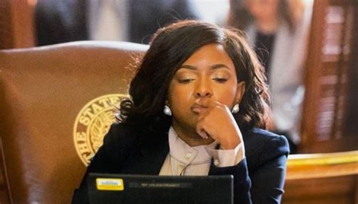 Fame | Eva Moskowitz net worth and salary income estimation Apr, 2024