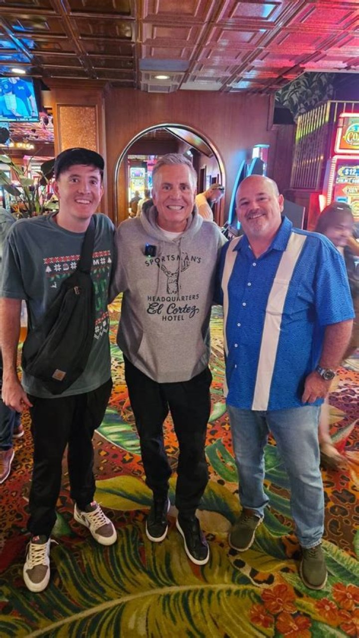 Fame | Vic Morrow net worth and salary income estimation Apr, 2024