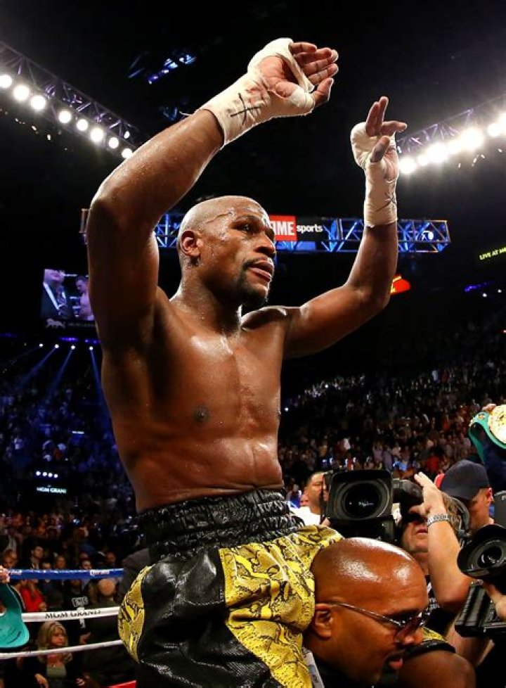 Floyd Mayweather Jr. Biography: Net Worth, Age, Children, Record, Height, Wife, Boxrec, Girlfriends
