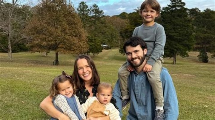 John Luke Robertson’s Wife: Who is John Luke Robertson Dating?