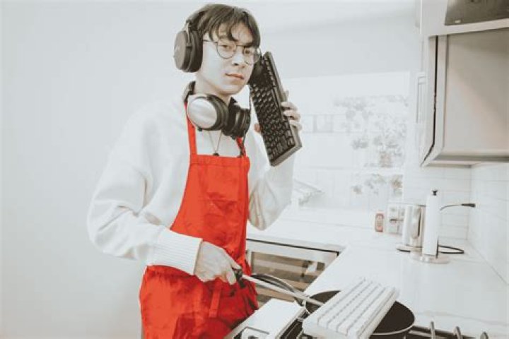 Matthew Weiner Net Worth, Age, Height, Bio, Birthday, Wiki!