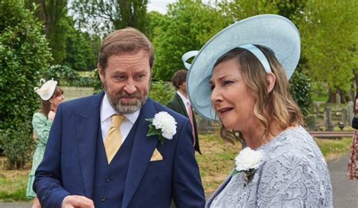 Pauline McLynn’s Husband: Who is Pauline McLynn Dating?