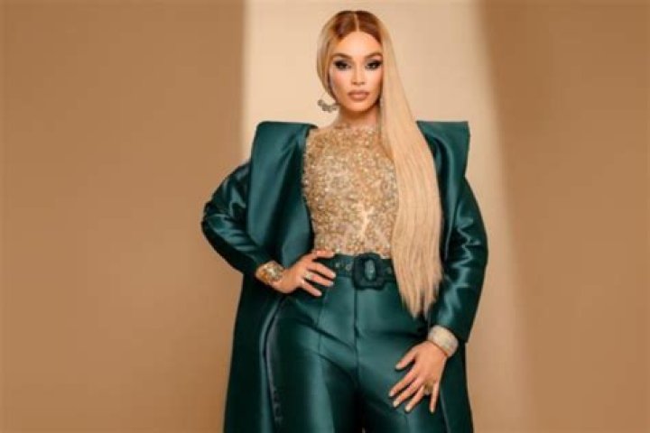 Pearl 'Queen Sono' Thusi Biography: Husband, Net Worth, Wiki, Age, Boyfriend, Movies, Photos, Baby Daddy, House