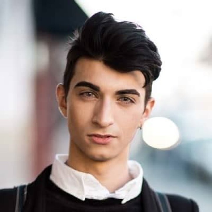 Ravon M- Age, Girlfriend, Net worth, Height, Weight, Religion