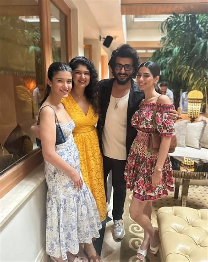 Shanaya Kapoor- Biography, Age, Height, Net Worth, Boyfriend, Dating