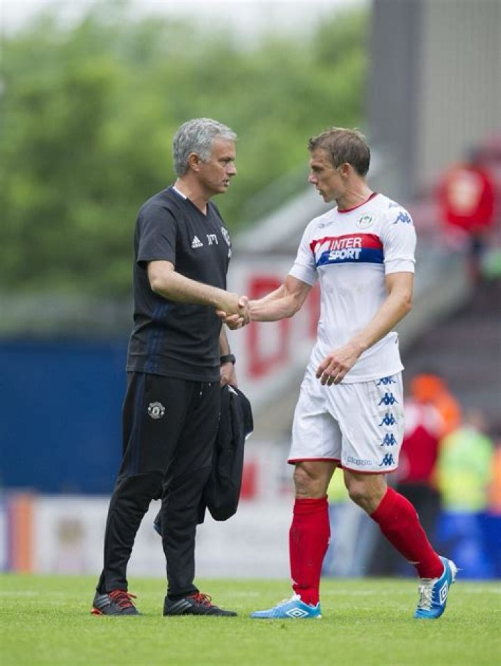 Stephen Warnock Sets New Trend With 5 Clothing