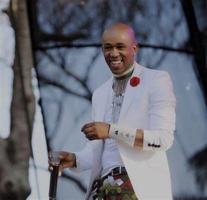 Theo Kgosinkwe Biography: Net Worth, Wife, Age, Songs, Children, Wikipedia, House, Girlfriend