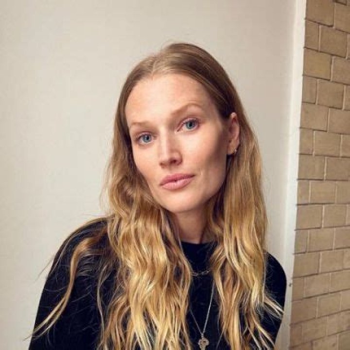 Toni Garrn- Wiki, Age, Height, Net Worth, Boyfriend, Dating