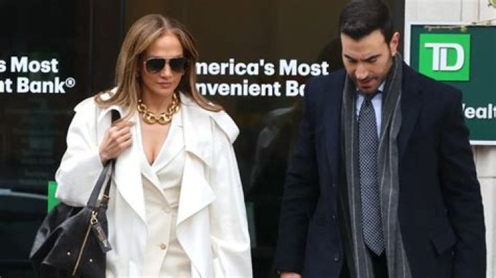 Who is Adamari Lopez Dating – Adamari Lopez's Boyfriend & Exes