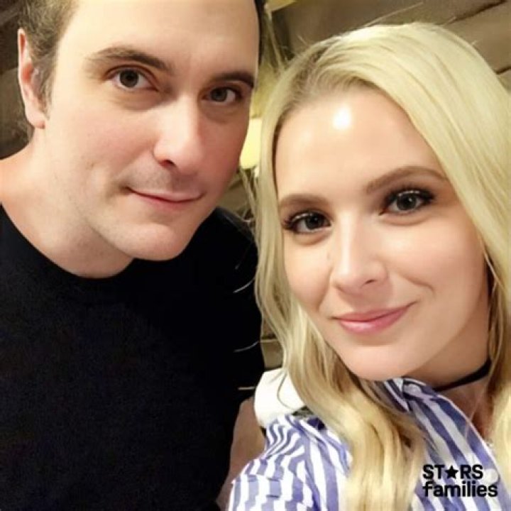 Who is Benjamin Burnley Dating – Benjamin Burnley's Wife & Exes