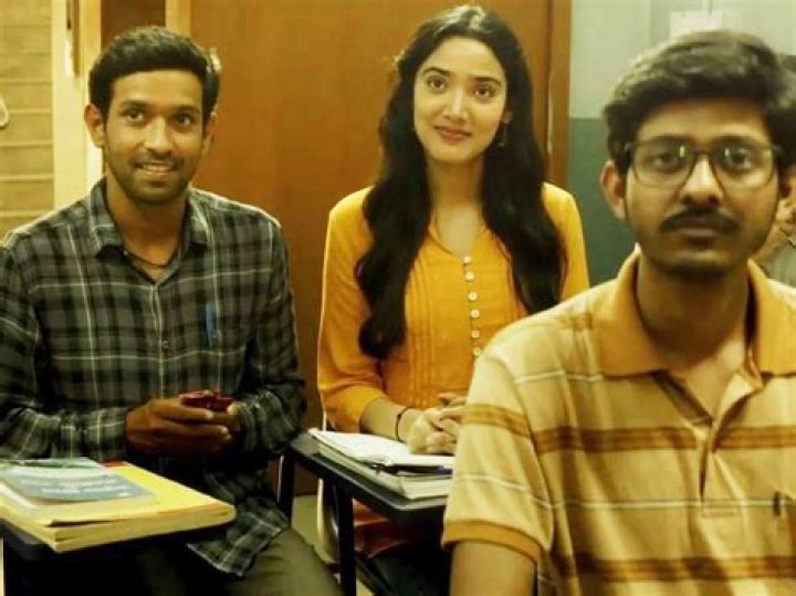 Who is Manoj Muntashir Dating – Manoj Muntashir's Girlfriend & Exes