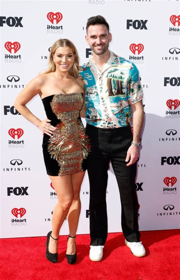 Who is PeteZahHutt Dating – PeteZahHutt's Girlfriend & Exes