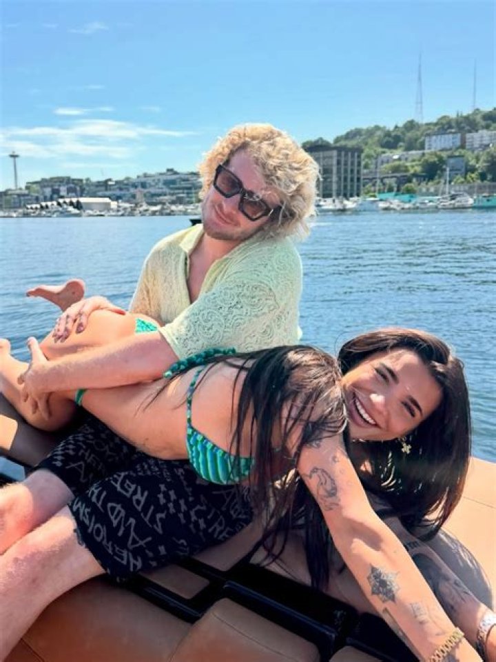 Yung Romvn’s Girlfriend: Who is Yung Romvn Dating?